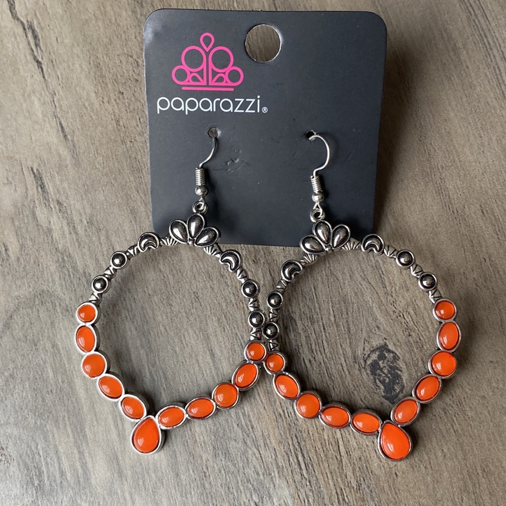 ✨NEW✨Front Facing Hoop Earrings Orange Pewter
